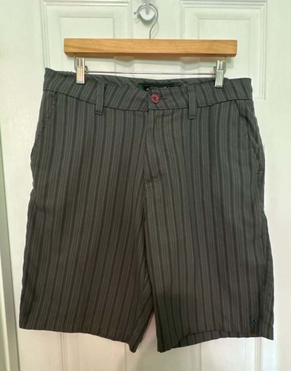 GUC O'Neill Men's Gray Pinstripe Hybrid Walk Shorts, 33 Inch waist